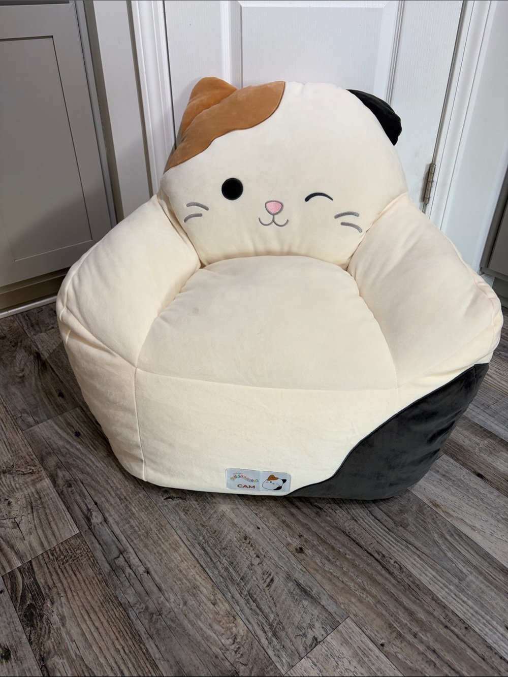 Squishmallow Cam Calico Cat Chair - Cream & Black